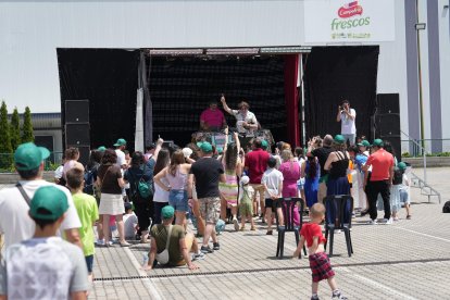 Cerca de 600 personas disfrutan en Burgos del 'Día de las Familias' de Campofríos Frescos.
