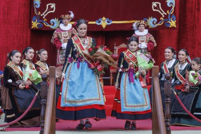 Instante del acto de proclamación de las reinas y damas 2025.