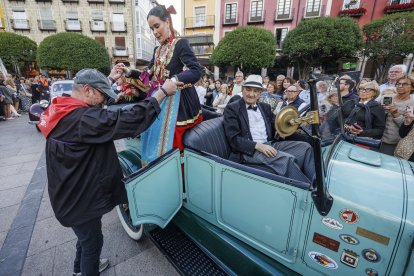 Instante del acto de proclamación de las reinas y damas 2025.