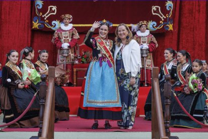 Instante del acto de proclamación de las reinas y damas 2025.