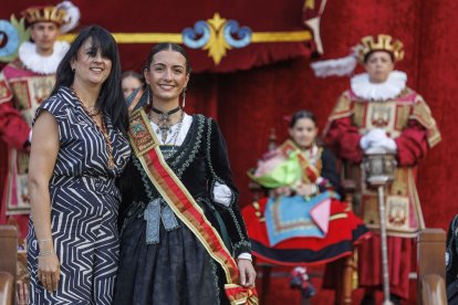Instante del acto de proclamación de las reinas y damas 2025.