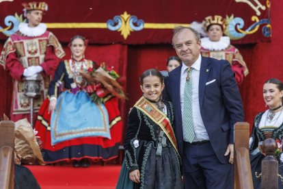 Instante del acto de proclamación de las reinas y damas 2025.