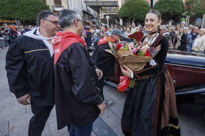 Instante del acto de proclamación de las reinas y damas 2025.