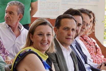 La vicepresidenta de la Junta de Castilla y León y consejera de Familia e Igualdad de Oportunidades, Isabel Blanco, inaugura el XIV Encuentro de Personas con Discapacidad.