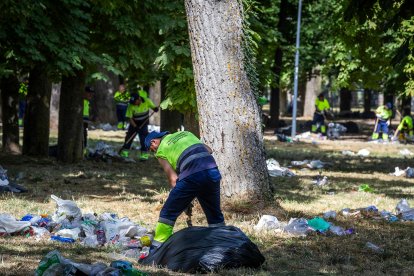 Limpieza del paseo de La Quinta después del Curpillos.