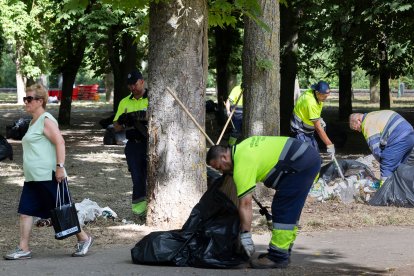 Limpieza del paseo de La Quinta después del Curpillos.