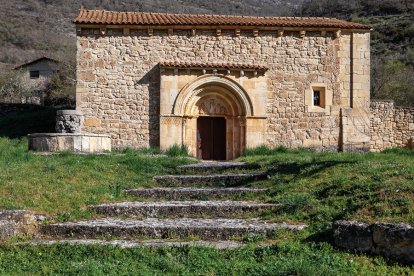 Ermita románica de Tablada de Rudrón. E. DEL RIVERO