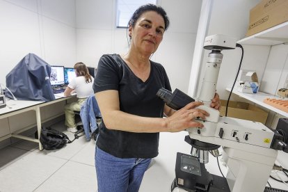 Rebeca García, en el laboratorio.