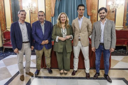 Imagen del acto de homenaje al diestro en el Salón Rojo.