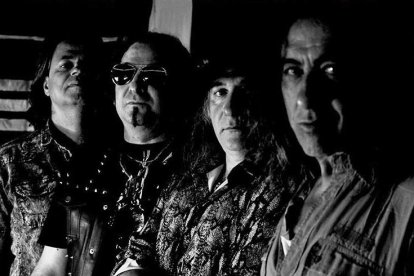 El grupo burgalés Zente vuelve a la carga con 'Atrapado en el tiempo'.