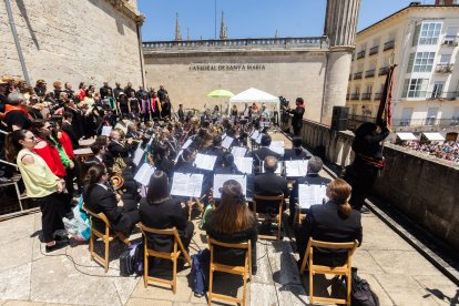 Imagen del canto del Himno a Burgos.