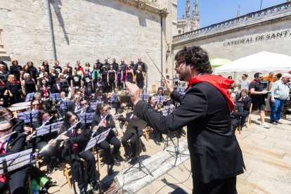 Imagen del canto del Himno a Burgos.