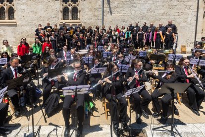 Imagen del canto del Himno a Burgos.