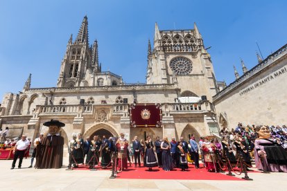 Imagen del canto del Himno a Burgos.