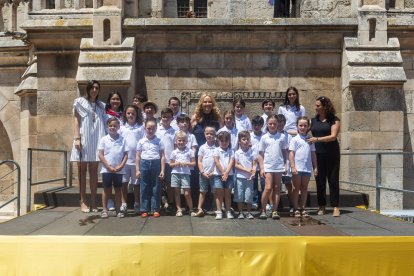 Imagen del canto del Himno a Burgos.