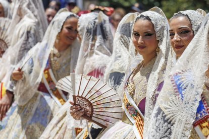 Instante de la Ofrenda Floral 2025.