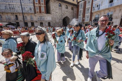 Instante de la Ofrenda Floral 2025.