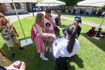 El Ayuntamiento celebra la tradicional recepción en el Palacio de la Isla.