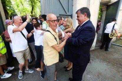 El Ayuntamiento celebra la tradicional recepción en el Palacio de la Isla.