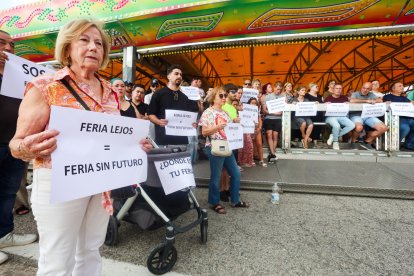 Imágenes de una feria cerrada en forma de protesta para no volver a la calle Laredo el próximo año.