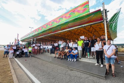 Imágenes de una feria cerrada en forma de protesta para no volver a la calle Laredo el próximo año.