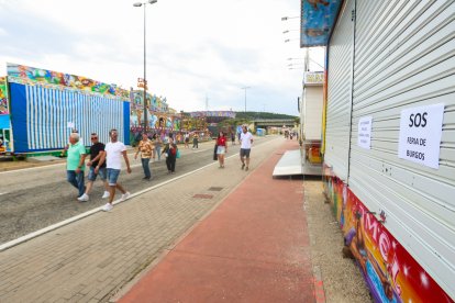 Imágenes de una feria cerrada en forma de protesta para no volver a la calle Laredo el próximo año.