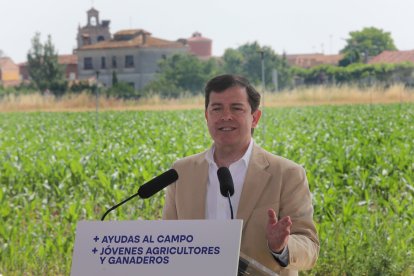 El presidente de la Junta de Castilla y León, Alfonso Fernández Mañueco, presenta medidas de apoyo al sector agrario de la Comunidad