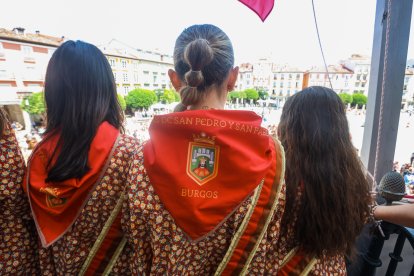 Último pasacalles de los Gigantillos, Gigantones y Danzantes en las fiestas de San Pedro 2025.