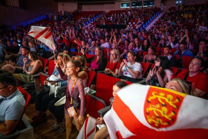Los acompañantes de la Dance World Cup son una parte mas de un certamen que reunen a cerca de 20.000 personas.