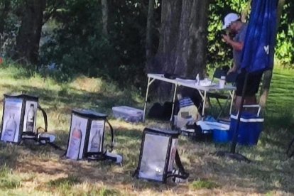 Puesto de venta ambulante en el río Arlanzón.