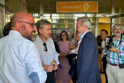 Jorge Azcón con el presidente provincial, Borja Suárez