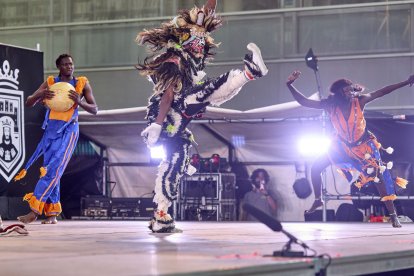 Imagen de la inauguración del Festival de Folclore.