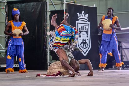 Imagen de la inauguración del Festival de Folclore.