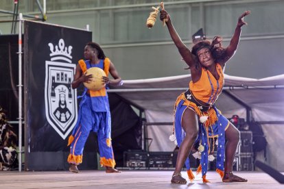 Imagen de la inauguración del Festival de Folclore.
