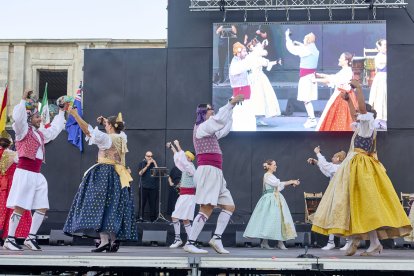 Imagen de la inauguración del Festival de Folclore.