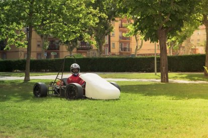 Presentan el primer monoplaza eléctrico de Castilla y León que competirá en Formula Student el próximo mes de agosto, en Montmeló (Barcelona)
