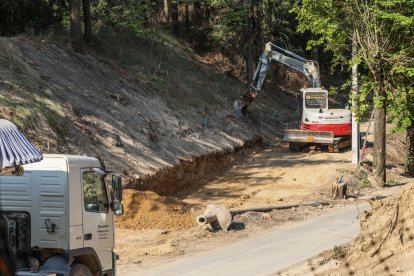 Un momento de la visita a las obras en el puente del Castillo de Burgos.