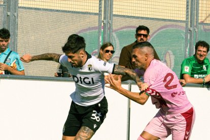 Un momento del partido disputado en El Soto de Villarcayo.