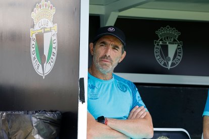 Imagen del partido entre el Burgos CF y el Valladolid.