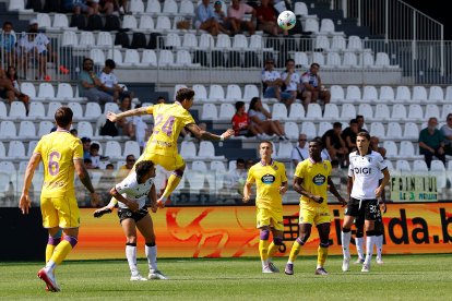 Imagen del partido entre el Burgos CF y el Valladolid.