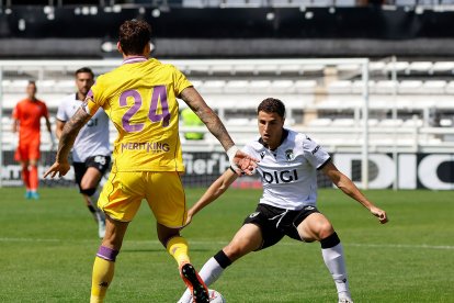 Imagen del partido entre el Burgos CF y el Valladolid.