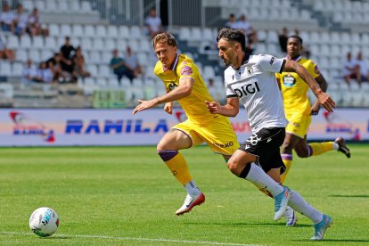 Imagen del partido entre el Burgos CF y el Valladolid.