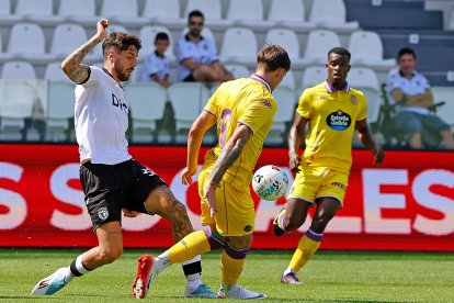 Imagen del partido entre el Burgos CF y el Valladolid.