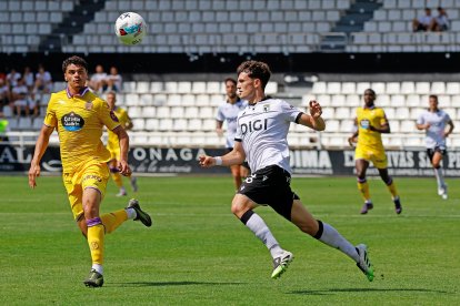 Imagen del partido entre el Burgos CF y el Valladolid.
