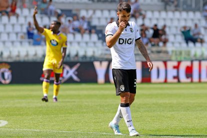 Imagen del partido entre el Burgos CF y el Valladolid.
