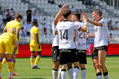 Imagen del partido entre el Burgos CF y el Valladolid.