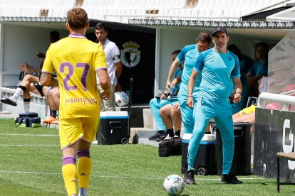 Imagen del partido entre el Burgos CF y el Valladolid.