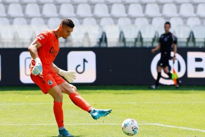 Imagen del partido entre el Burgos CF y el Valladolid.