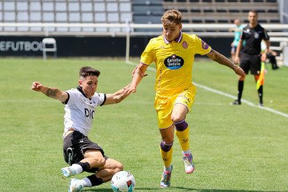 Imagen del partido entre el Burgos CF y el Valladolid.