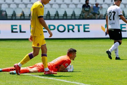 Imagen del partido entre el Burgos CF y el Valladolid.